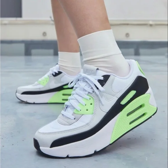 NIKE WOMENS AIR MAX 90 LV8 SNEAKERS-Photon Dust/White-Lime-Black-SIZE 8.5 - Picture 3 of 17